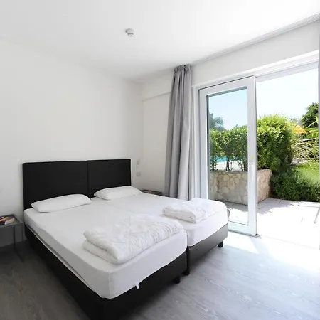 Goethe Aparthotel 3*
